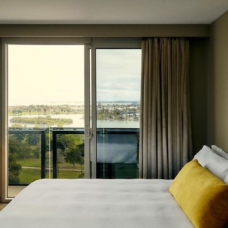 The Kinson Hotel เมลเบิร์น ภายนอก รูปภาพ A room at the hotel