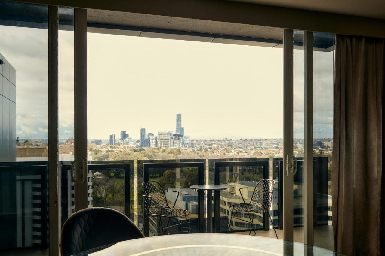 The Kinson Hotel เมลเบิร์น ภายนอก รูปภาพ View from a typical apartment